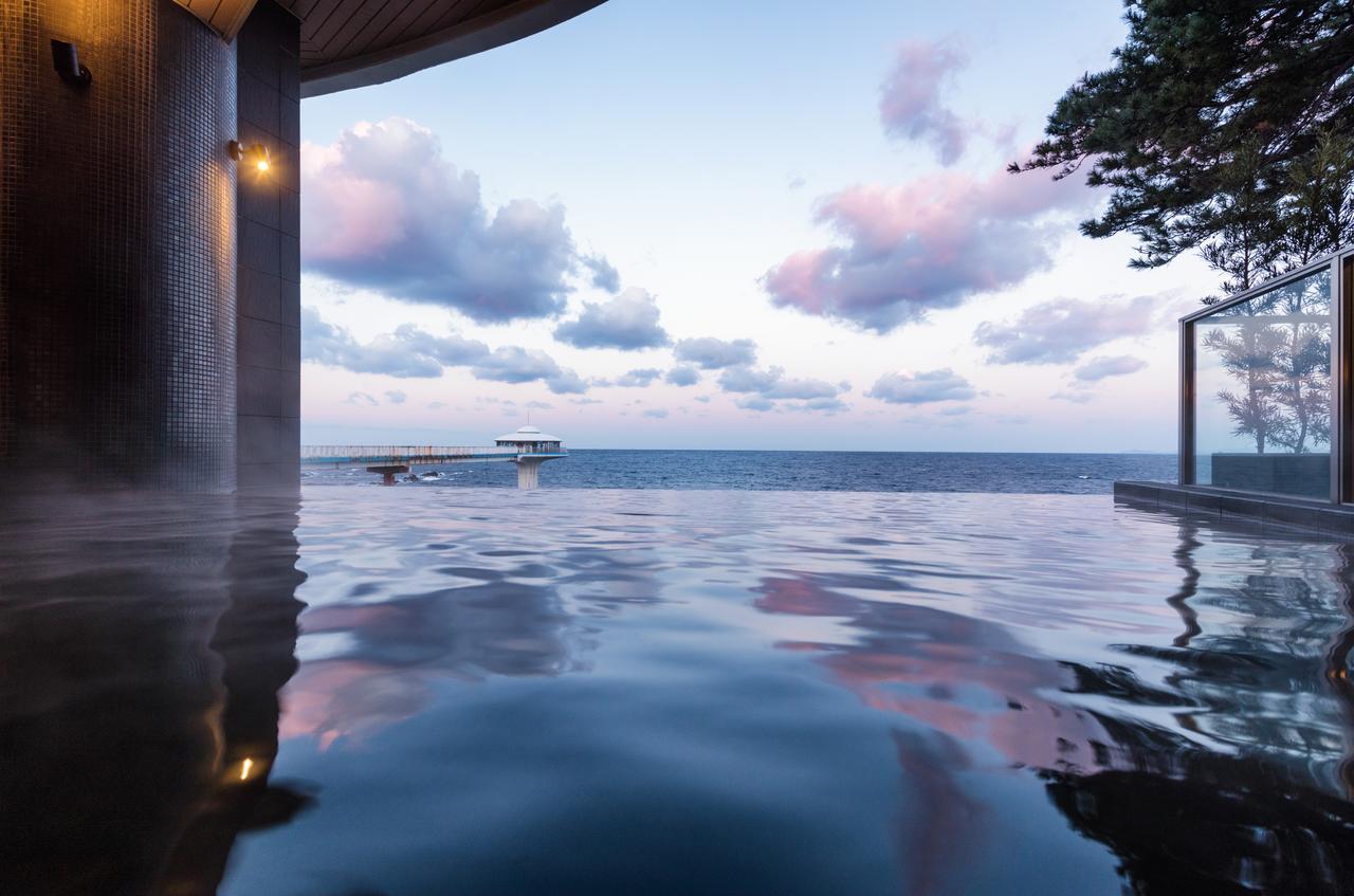 Shirahama Key Terrace Hotel Seamore Exteriör bild